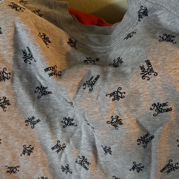 Marc Jacobs Gray Logo Print Tee - Picture 1 of 1